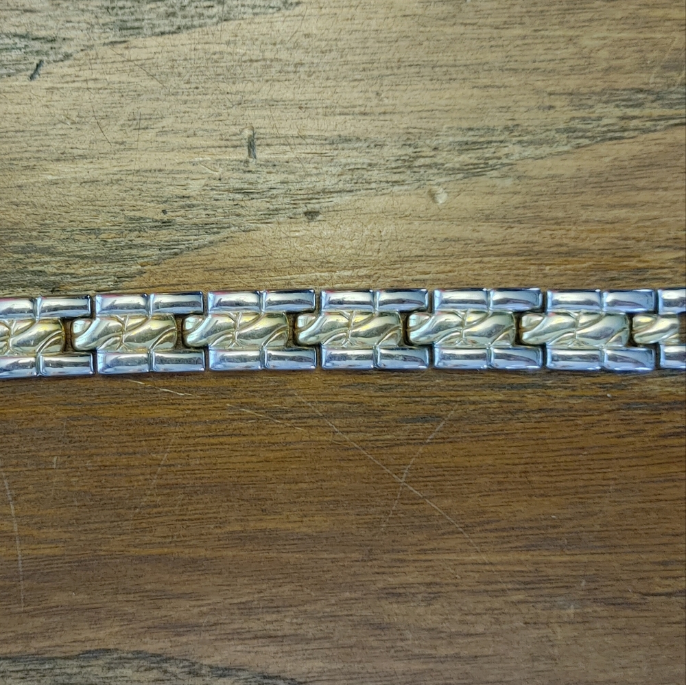 Retro Vintage Silver and Gold Link Bracelet (188) Costume Jewelry